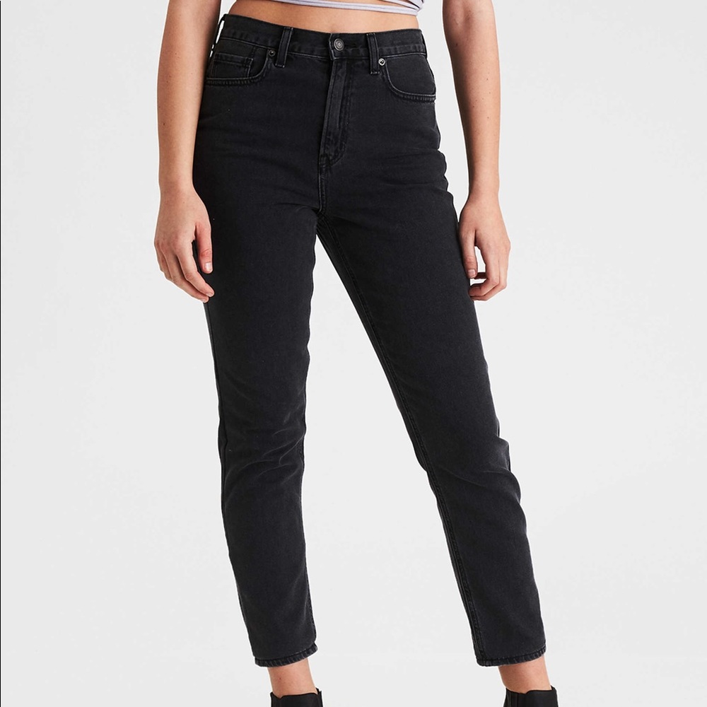American Eagle Mom Jean in black denim
